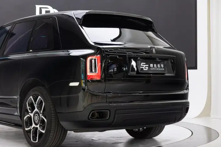 Cullinan 2020 Model Black Badge – фото 7