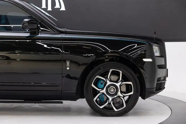 Cullinan 2020 Model Black Badge – фото 10