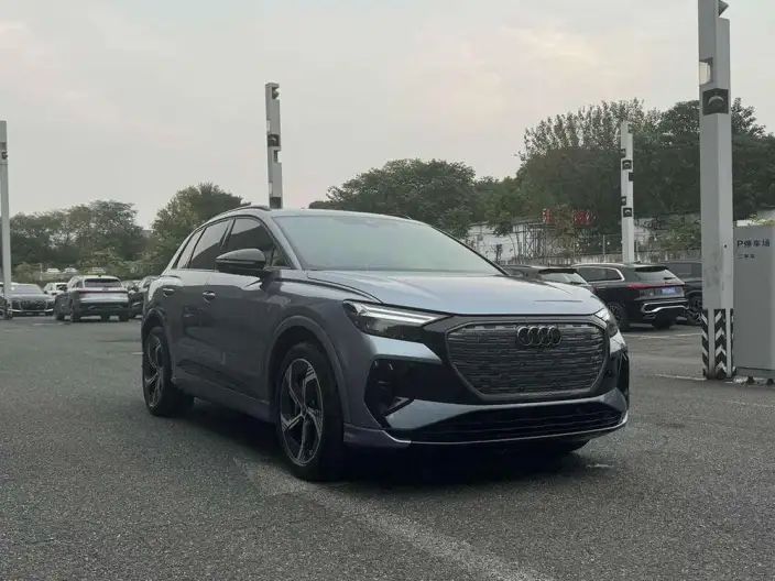 Audi Q4 e-tron 2024 Model 50 e-tron quattro Genesis Night Edition – фото 3