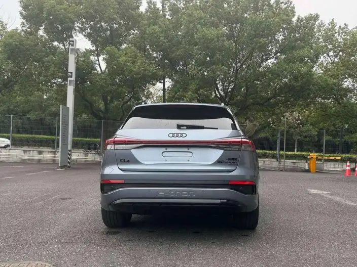 Audi Q4 e-tron 2024 Model 50 e-tron quattro Genesis Night Edition – фото 6