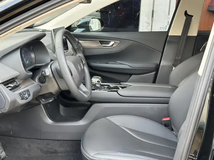 Hongqi E-QM5 2024 Model 450KM Travel Edition 100kW – фото 10