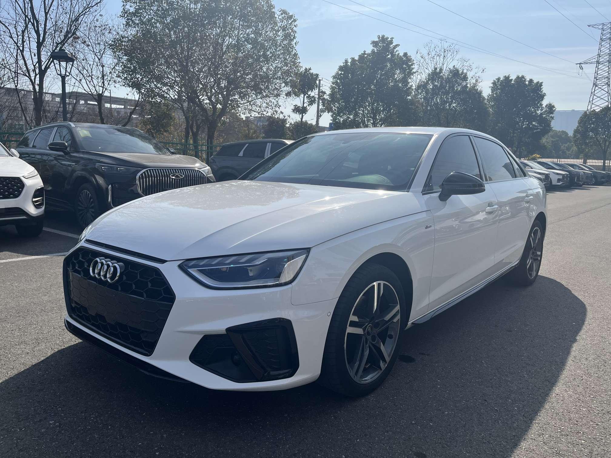 Audi A4L 2022 40 TFSI Luxury Dynamic – фото 1