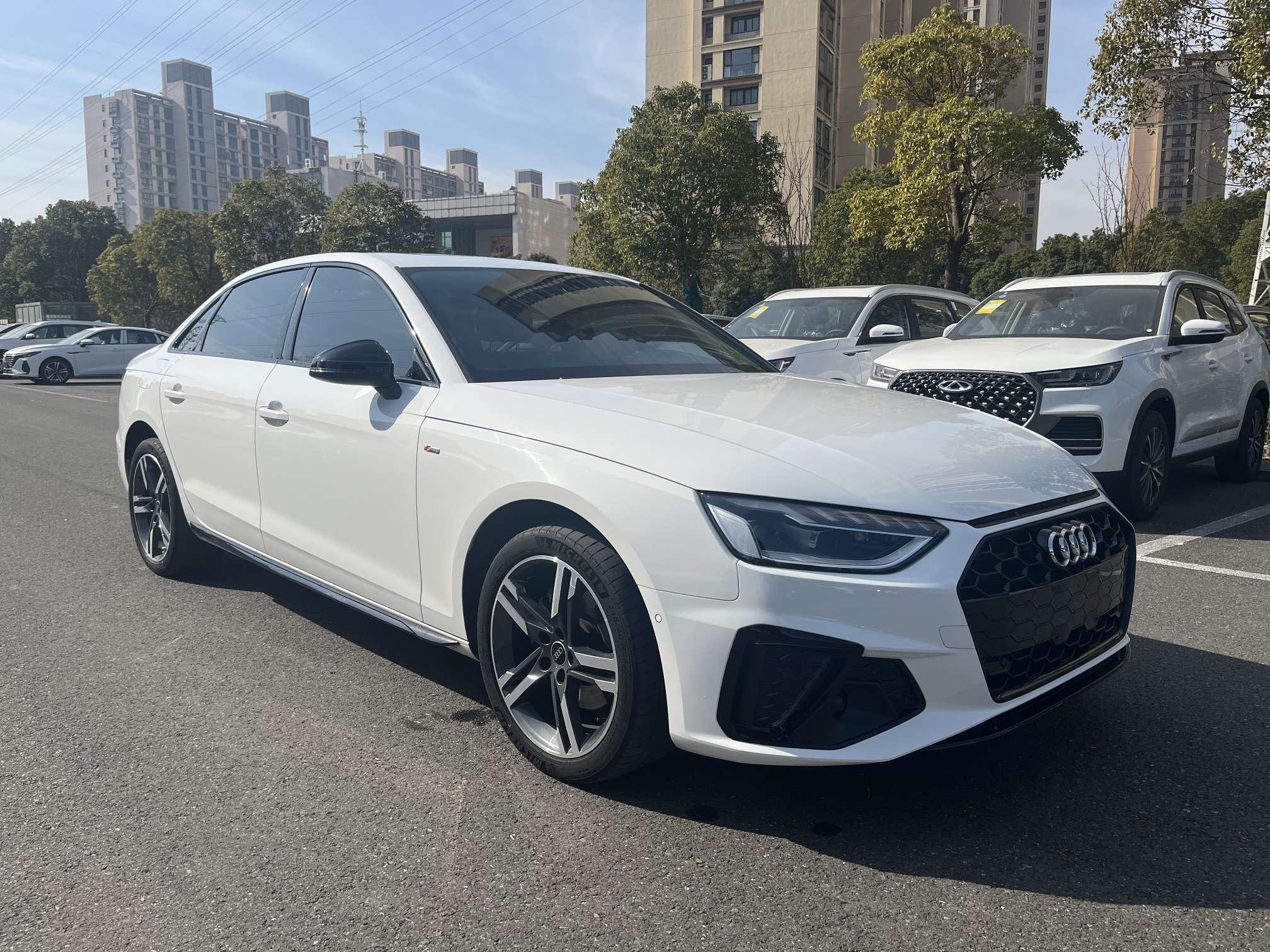 Audi A4L 2022 40 TFSI Luxury Dynamic – фото 3