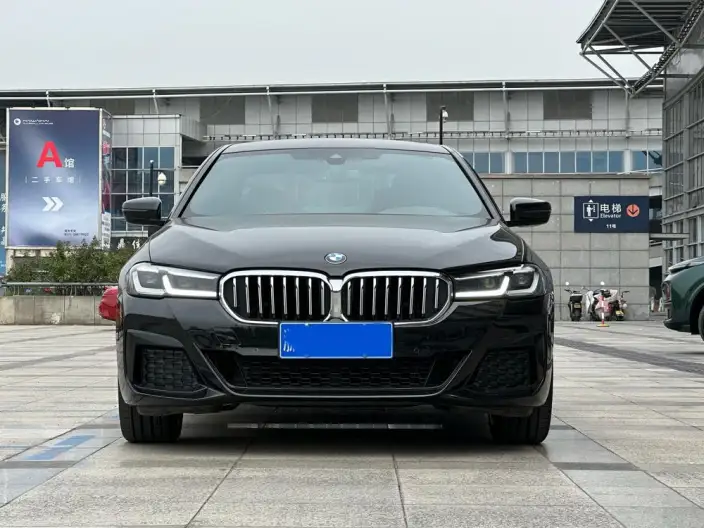 BMW 5 Series 2022 Model 530Li Leading Model M Sports Set – фото 2