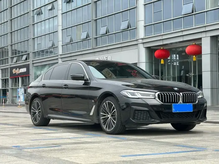 BMW 5 Series 2022 Model 530Li Leading Model M Sports Set – фото 3