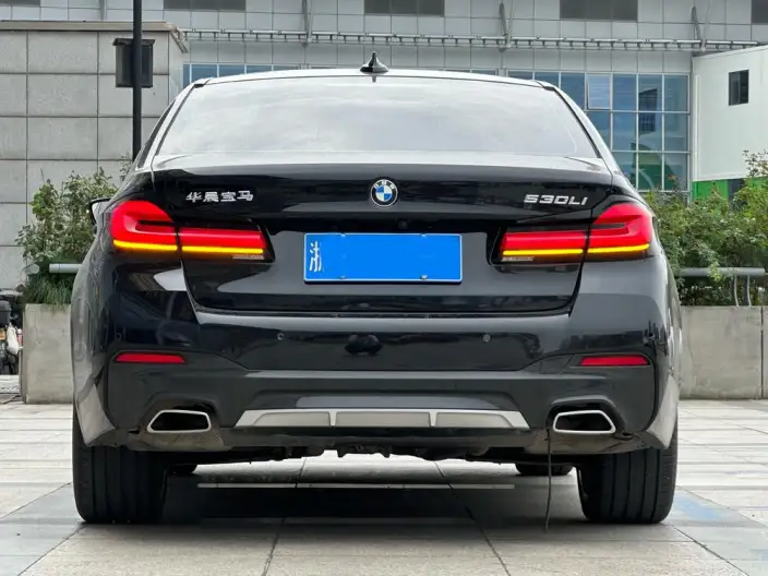 BMW 5 Series 2022 Model 530Li Leading Model M Sports Set – фото 6