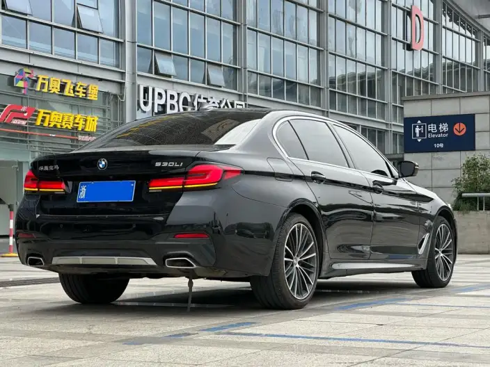 BMW 5 Series 2022 Model 530Li Leading Model M Sports Set – фото 7