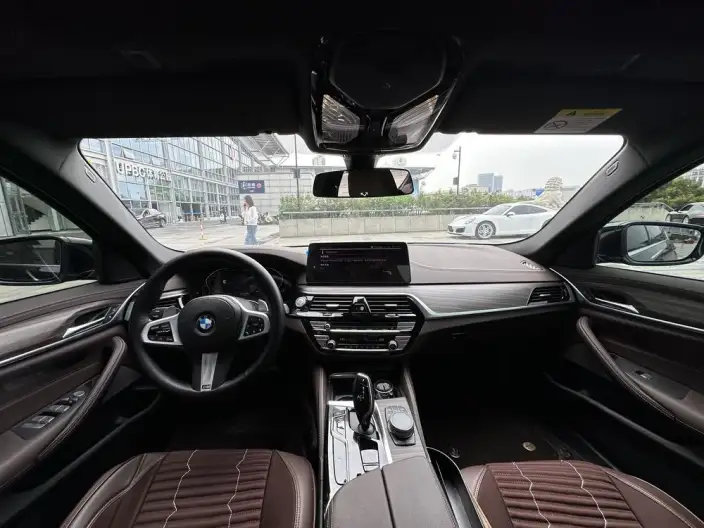 BMW 5 Series 2022 Model 530Li Leading Model M Sports Set – фото 8
