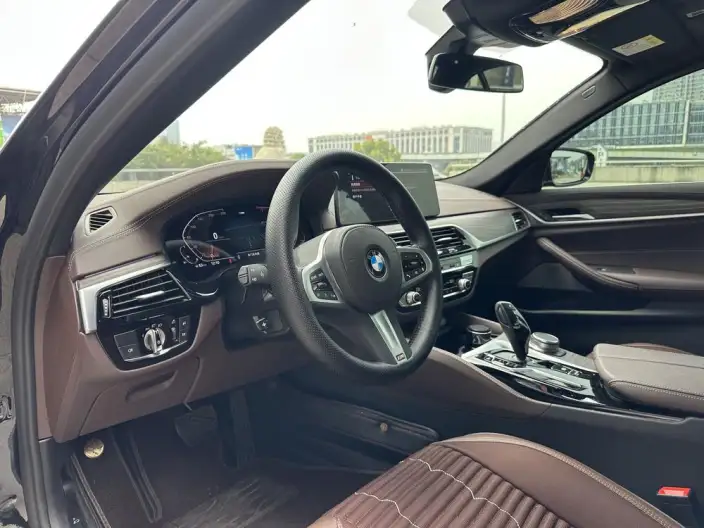 BMW 5 Series 2022 Model 530Li Leading Model M Sports Set – фото 10