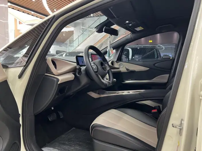BYD Dolphin 2023 Model Fashion Edition – фото 9