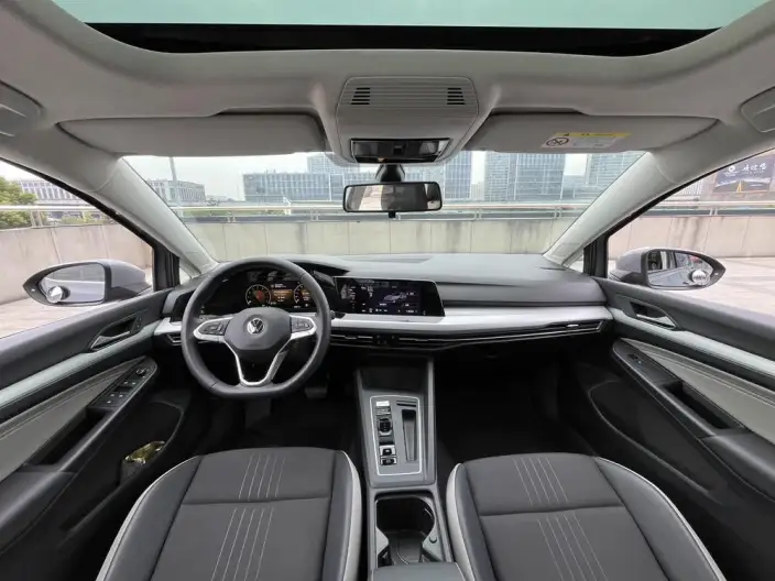 Volkswagen Golf 2021 Model 280TSI DSG Pro – фото 7