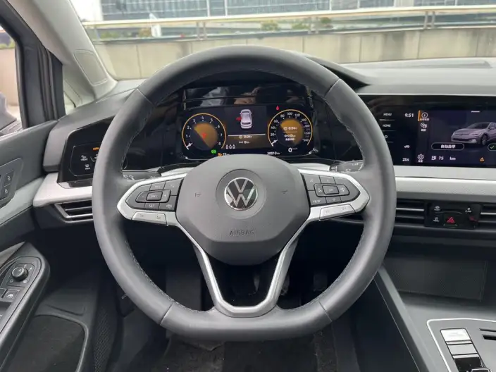 Volkswagen Golf 2021 Model 280TSI DSG Pro – фото 8