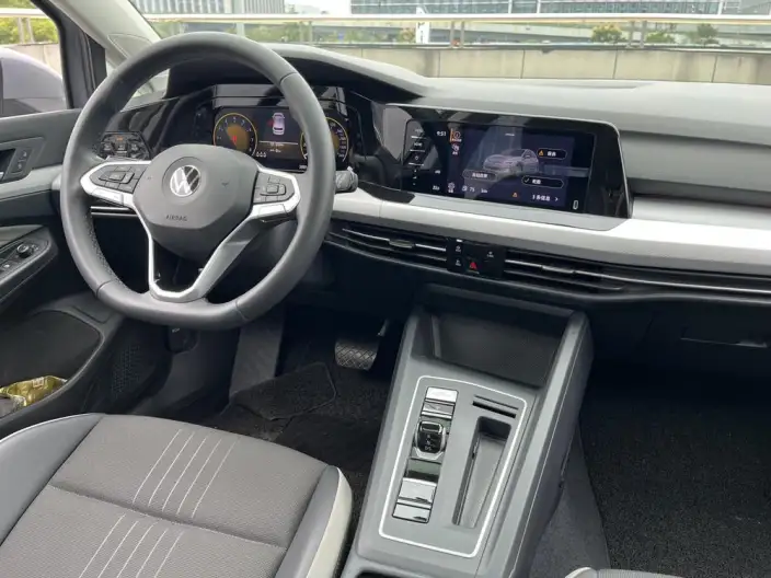 Volkswagen Golf 2021 Model 280TSI DSG Pro – фото 9
