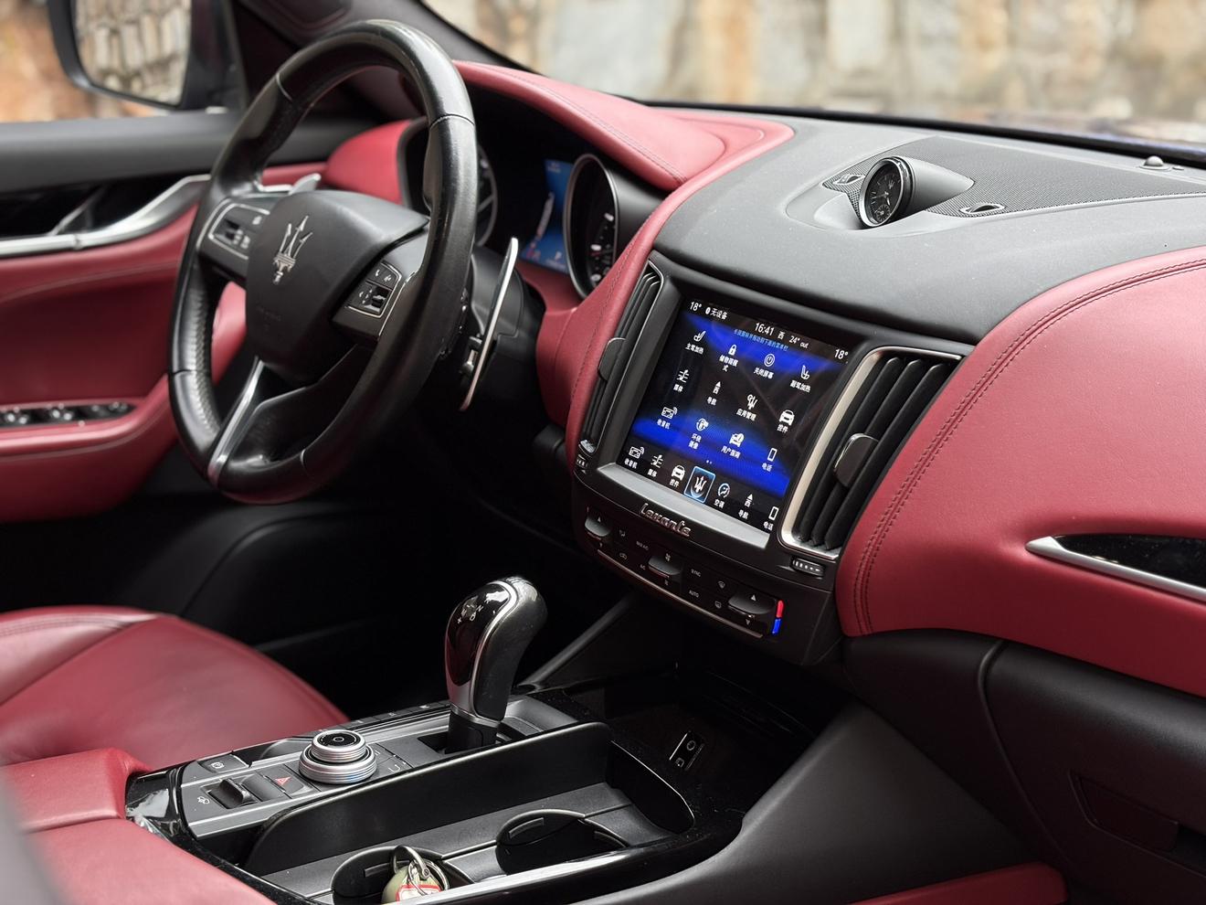 Maserati Levante 2018 3.0T 350Hp Classic – фото 9