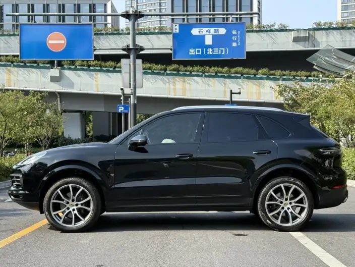 Cayenne 2019 Model Cayenne 3.0T – фото 4
