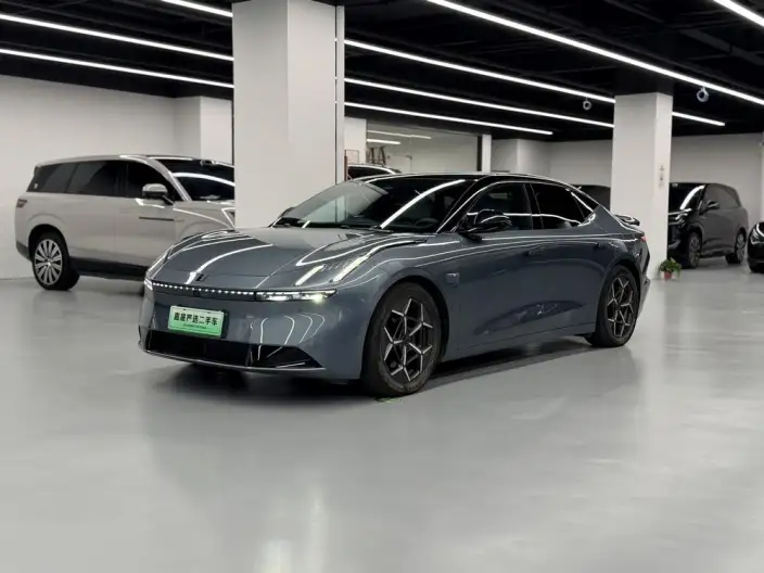 **Lynk & Co Z10** 2024 Model STARBUFF 95kWh 766km Rear Drive – фото 1
