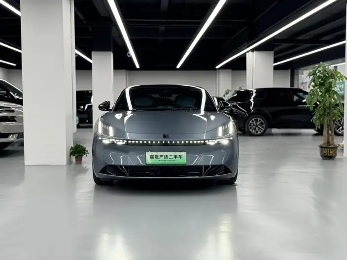 **Lynk & Co Z10** 2024 Model STARBUFF 95kWh 766km Rear Drive – фото 2