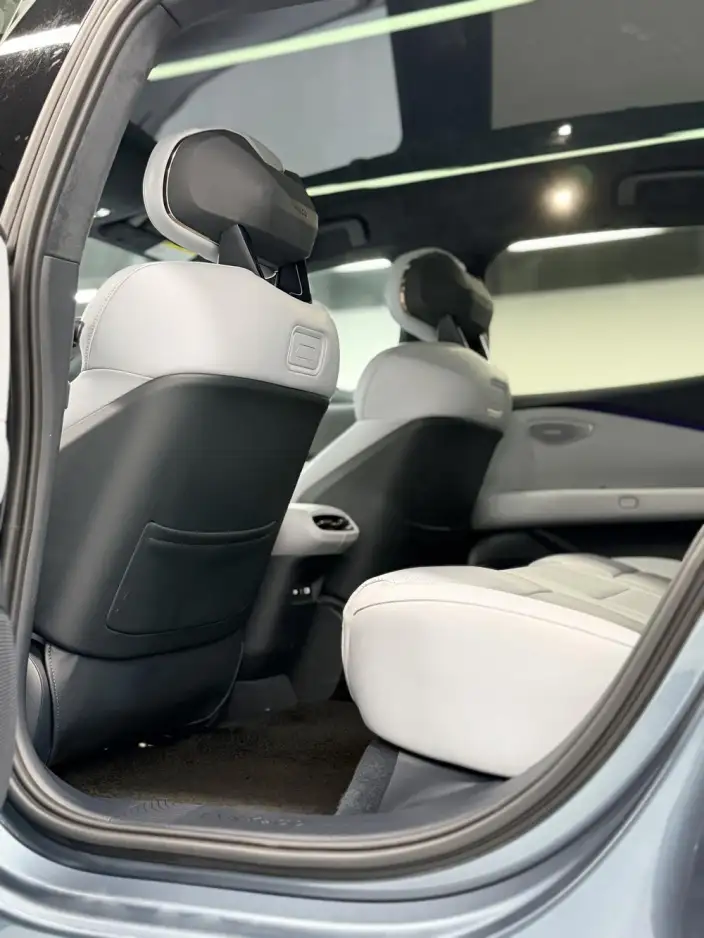 **Lynk & Co Z10** 2024 Model STARBUFF 95kWh 766km Rear Drive – фото 9