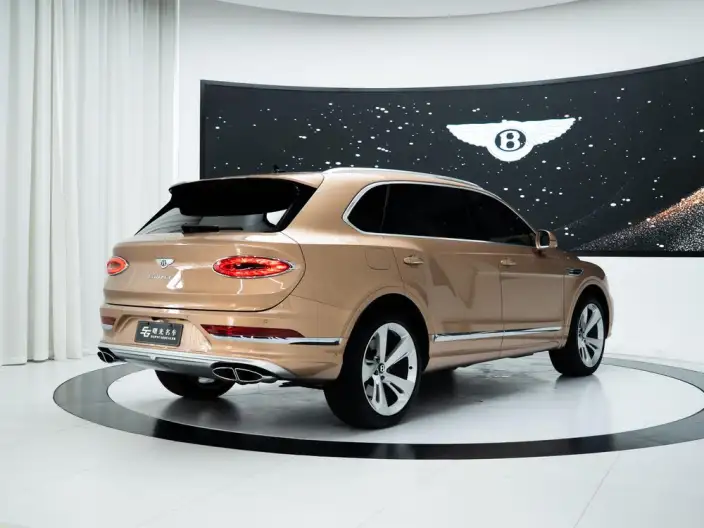 Bentayga 2024 Model 4.0T V8 Long wheelbase Edition – фото 5