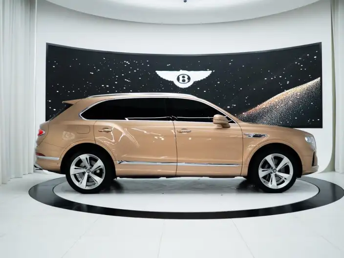Bentayga 2024 Model 4.0T V8 Long wheelbase Edition – фото 6