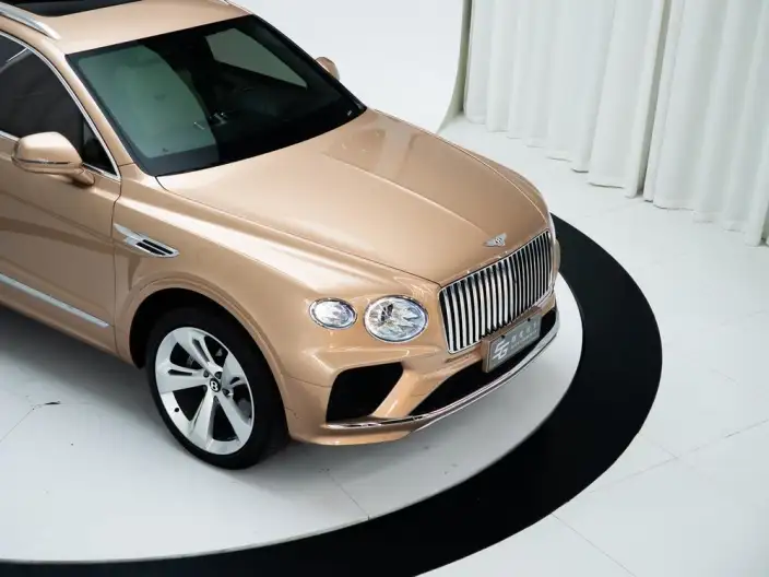 Bentayga 2024 Model 4.0T V8 Long wheelbase Edition – фото 8