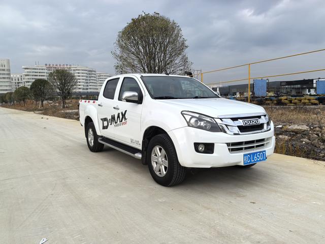 D-MAX 2015 модификация 2.5T 4WD автоматическое Chao Luxury 4JK1 – фото 3