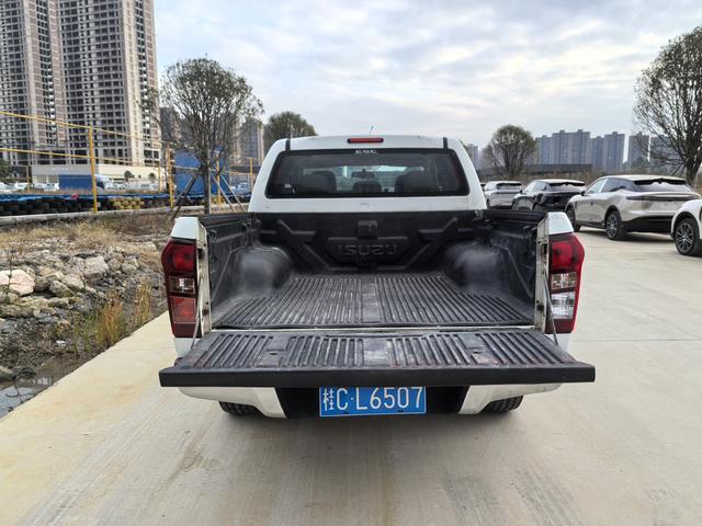 D-MAX 2015 модификация 2.5T 4WD автоматическое Chao Luxury 4JK1 – фото 5