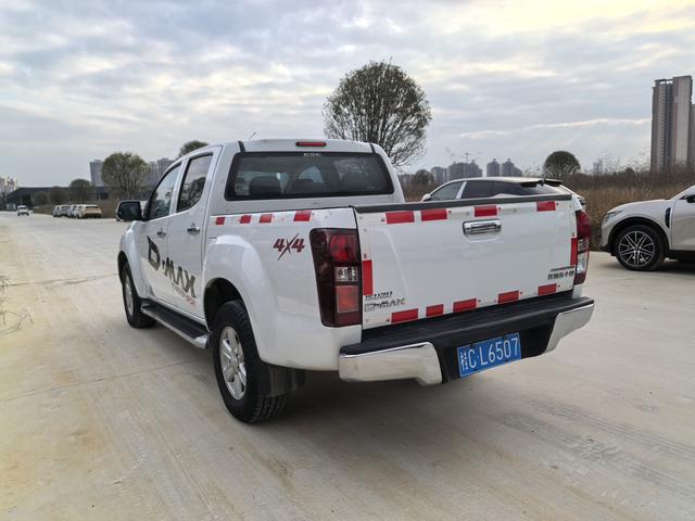 D-MAX 2015 модификация 2.5T 4WD автоматическое Chao Luxury 4JK1 – фото 6