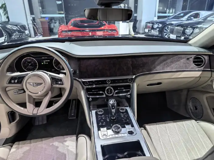 Bentley Flying Spur 2022 Model Hybrid – фото 7
