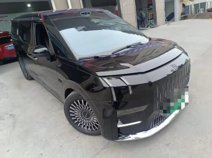 ZEEKR 009 2024 Model VI seat Executive Edition 4WD 108kWh – фото 2