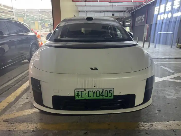 Li Auto i8 2025 Model Standard Edition – фото 2