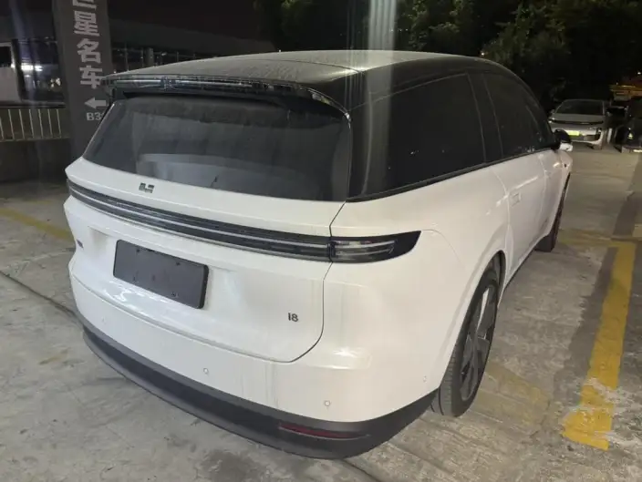 Li Auto i8 2025 Model Standard Edition – фото 4