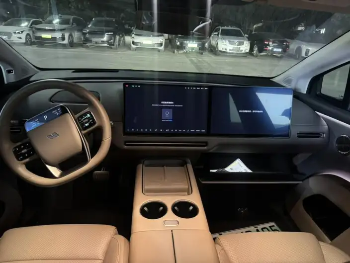 Li Auto i8 2025 Model Standard Edition – фото 7