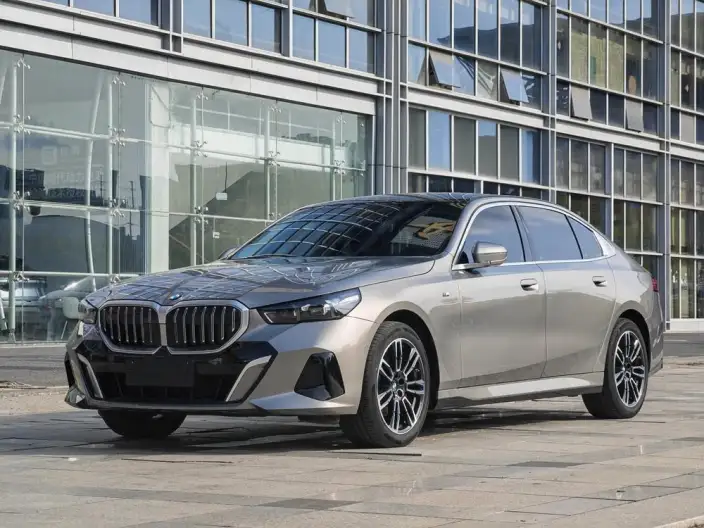 BMW 5 Series 2026 Model 530Li Leading Model M Sports Set – фото 1