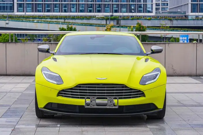 Aston Martin DB11 2019 Model 4.0T V8 Coupe – фото 2