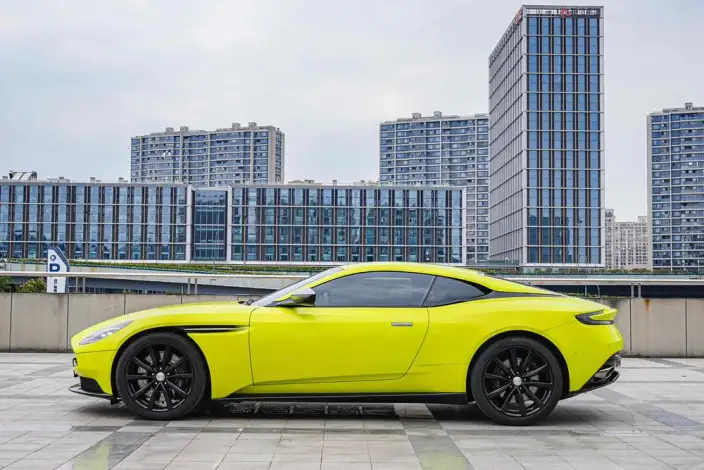 Aston Martin DB11 2019 Model 4.0T V8 Coupe – фото 4