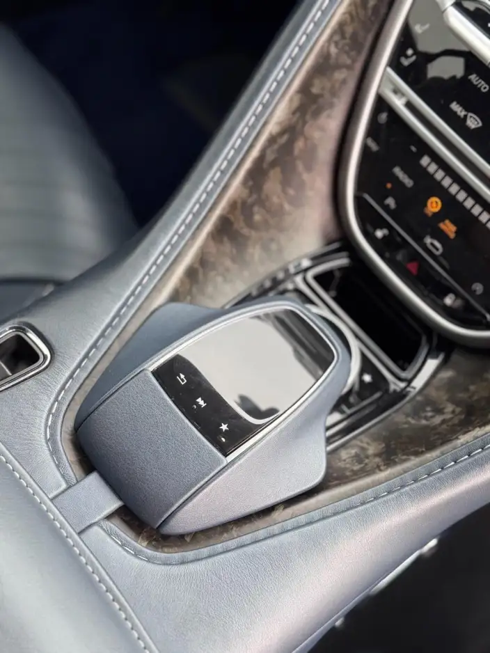 Aston Martin DB11 2019 Model 4.0T V8 Coupe – фото 10