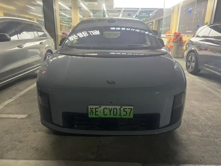 Li Auto i8 2025 Model Standard Edition – фото 2