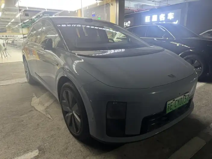 Li Auto i8 2025 Model Standard Edition – фото 3