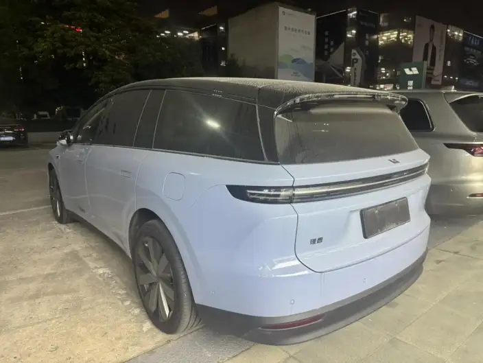 Li Auto i8 2025 Model Standard Edition – фото 4