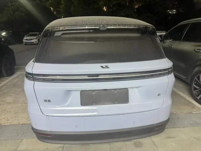 Li Auto i8 2025 Model Standard Edition – фото 5