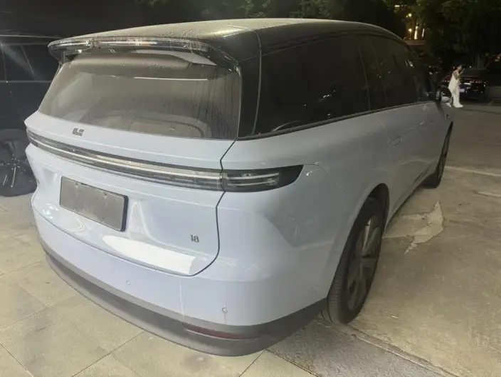 Li Auto i8 2025 Model Standard Edition – фото 6