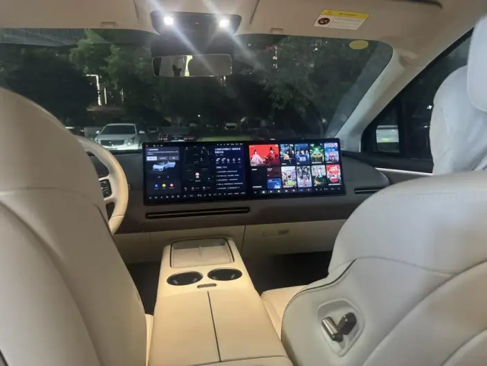 Li Auto i8 2025 Model Standard Edition – фото 7