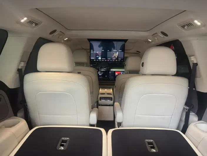 Li Auto i8 2025 Model Standard Edition – фото 10