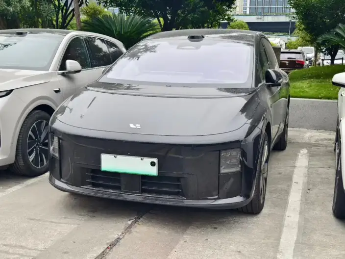 Li Auto i8 2025 Model Standard Edition – фото 7