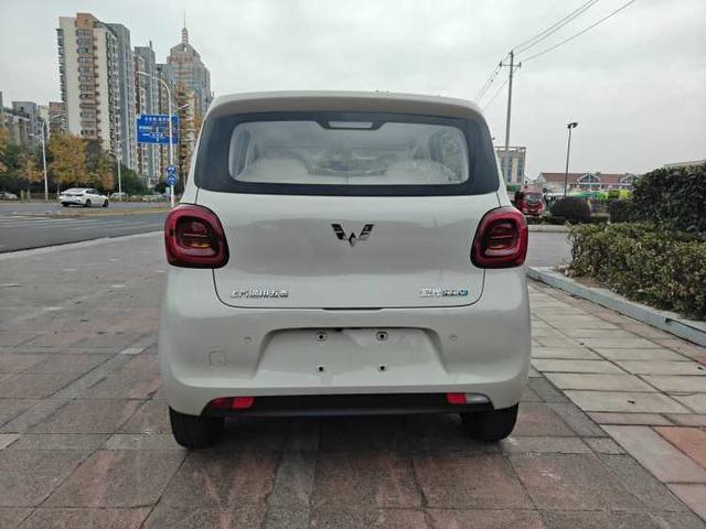 Wuling Hongguang MINIEV 2025 205km LFP Four-Door Advanced – фото 2