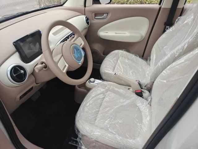 Wuling Hongguang MINIEV 2025 205km LFP Four-Door Advanced – фото 3