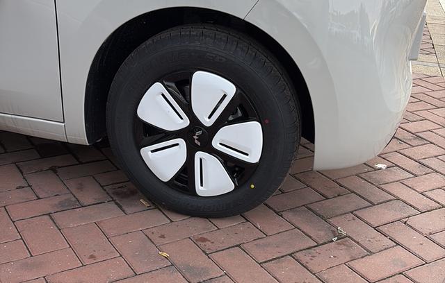 Wuling Hongguang MINIEV 2025 205km LFP Four-Door Advanced – фото 8