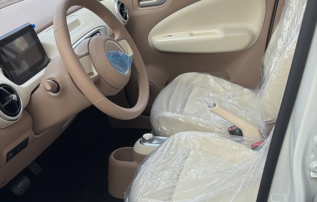 Wuling Hongguang MINIEV 2025 205km LFP Four-Door Advanced – фото 10