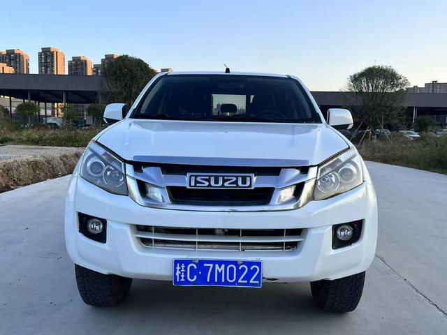 D-MAX Модель 2018 года 3.0T 4WD Manual Basic 4JJ1-TC HI